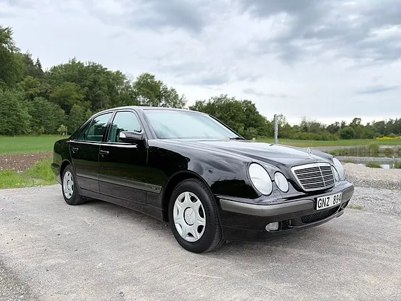 Mercedes-Benz E200 2000 photo 3