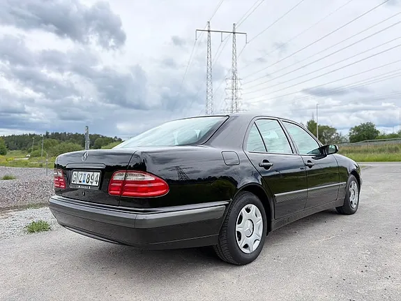 Mercedes-Benz E200 2000 photo 4