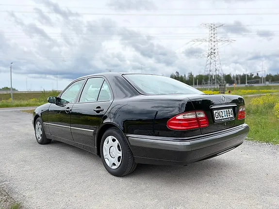 Mercedes-Benz E200 2000 photo 2