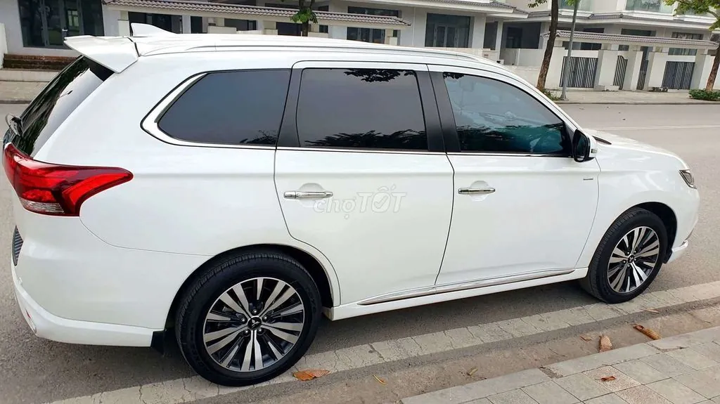 Mitsubishi Outlander 2022 photo 4