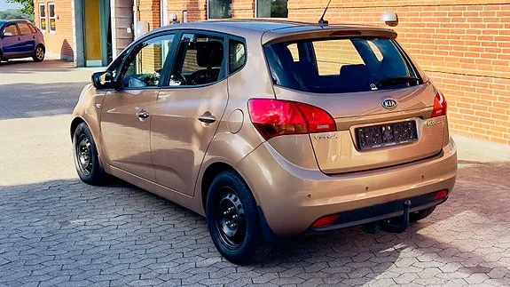 Kia Venga 2010 photo 4