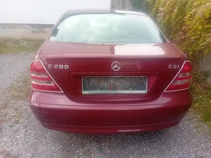 Mercedes-Benz C-Class 2002 photo 2