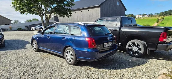 Toyota Avensis 2004 photo 3