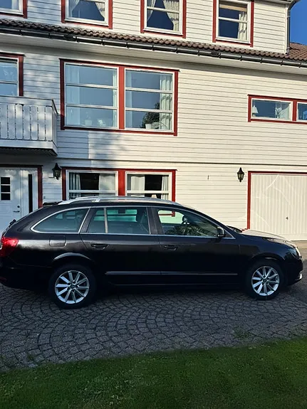 Skoda Superb 2015 photo 2