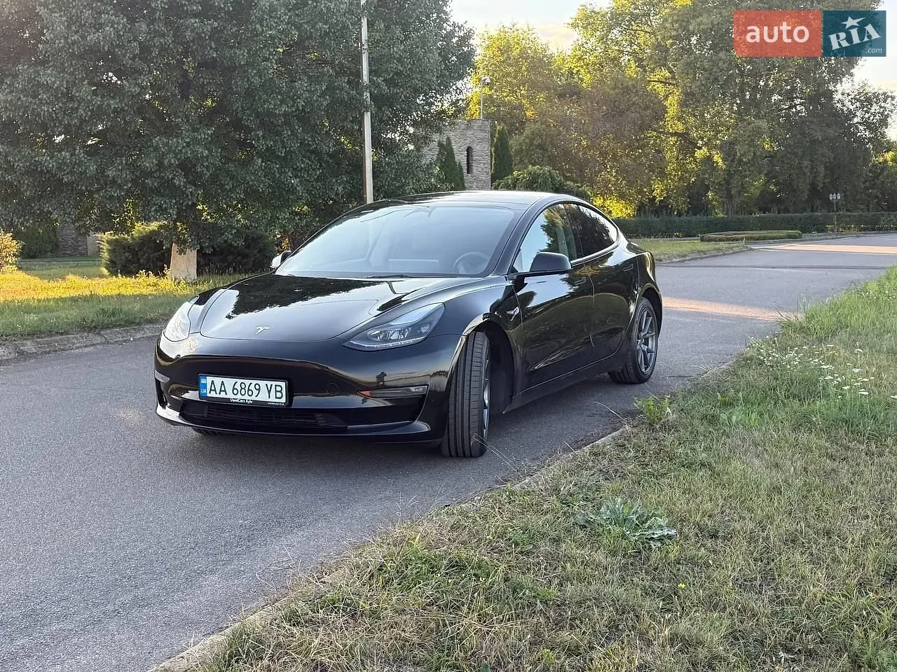 Tesla Model 3 2023 photo 3