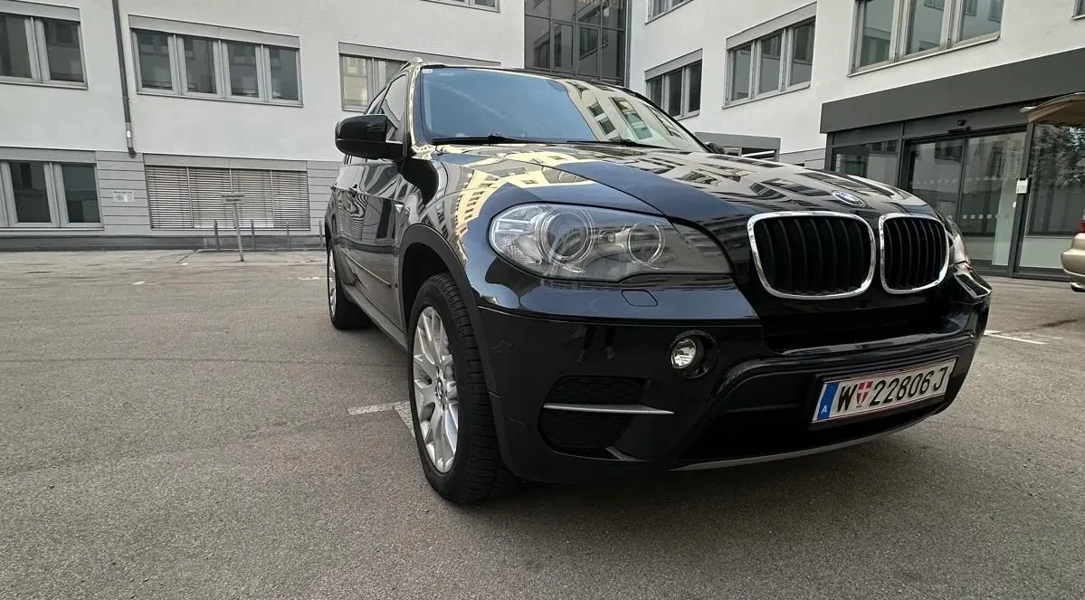 BMW X5 2011 photo 2