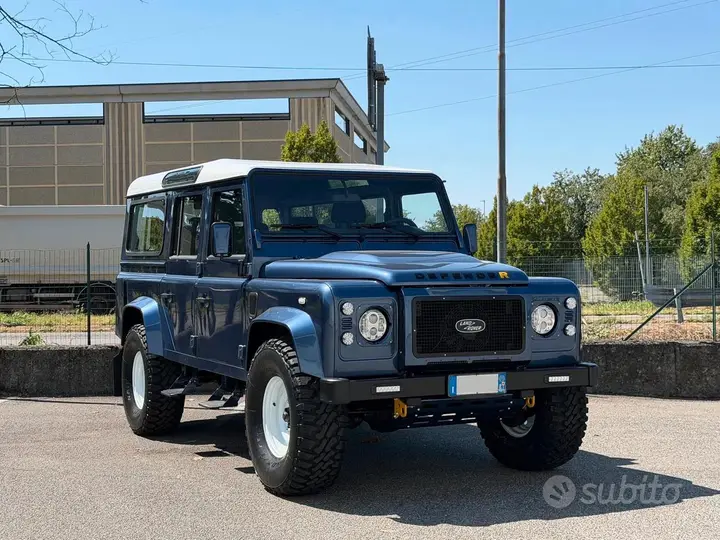 Land Rover Defender 2009 photo 3