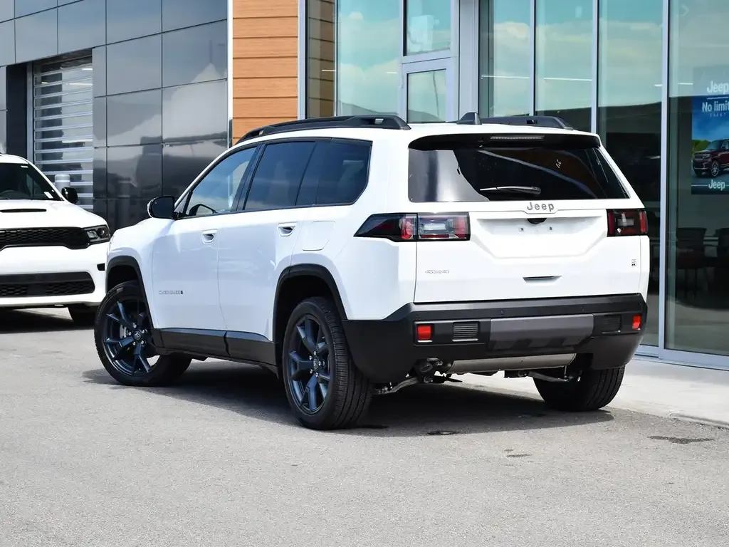 Jeep Cherokee 2026 photo 4