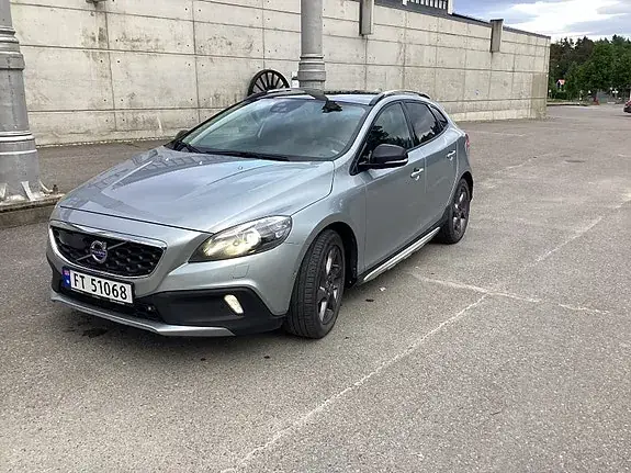 Volvo V40 Cross Country 2015 photo 2