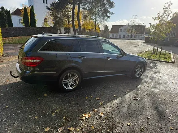 Mercedes-Benz E 220 2013 photo 3