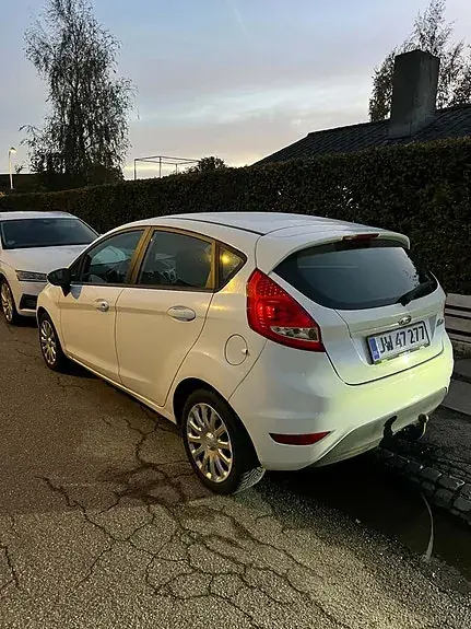 Ford Fiesta 2012 photo 4