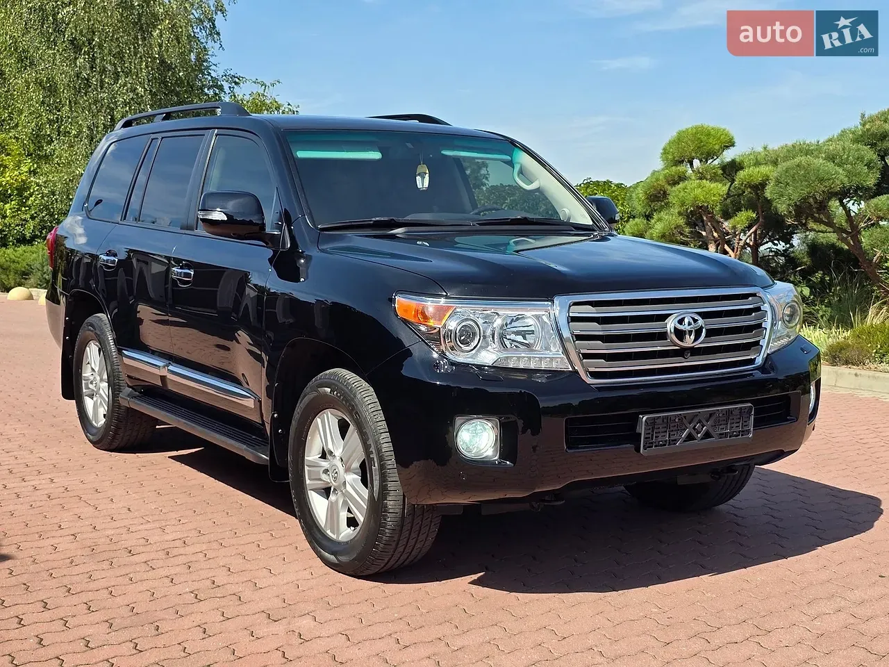 Toyota Land Cruiser 2012 photo 2