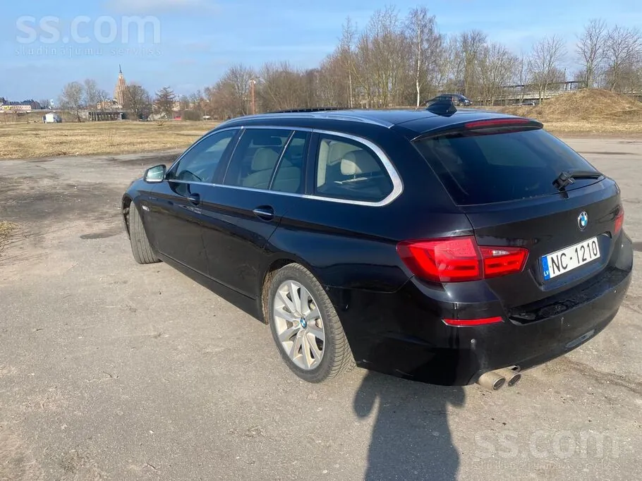 BMW 520 2011 photo 2