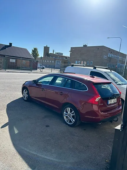 Volvo V60 2012 photo 2
