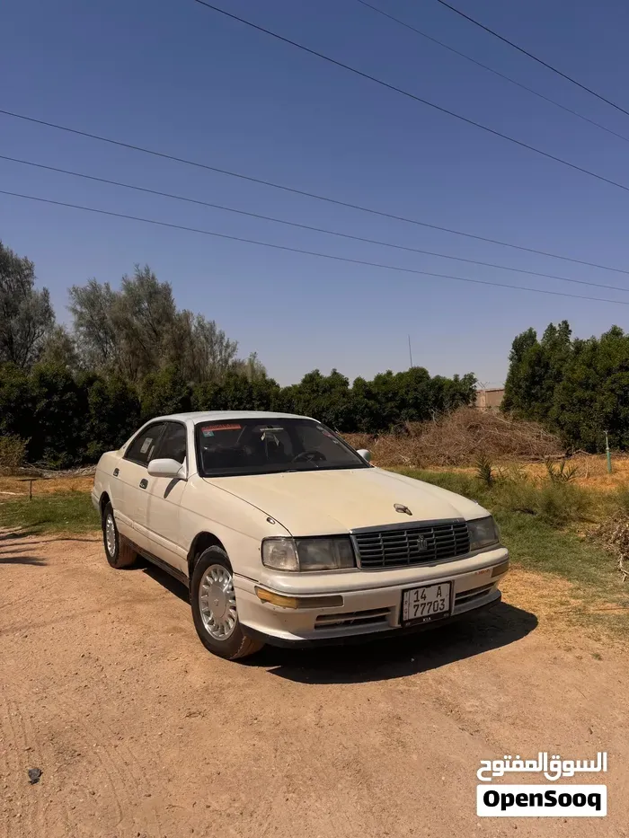 Toyota Crown 1994 photo 2