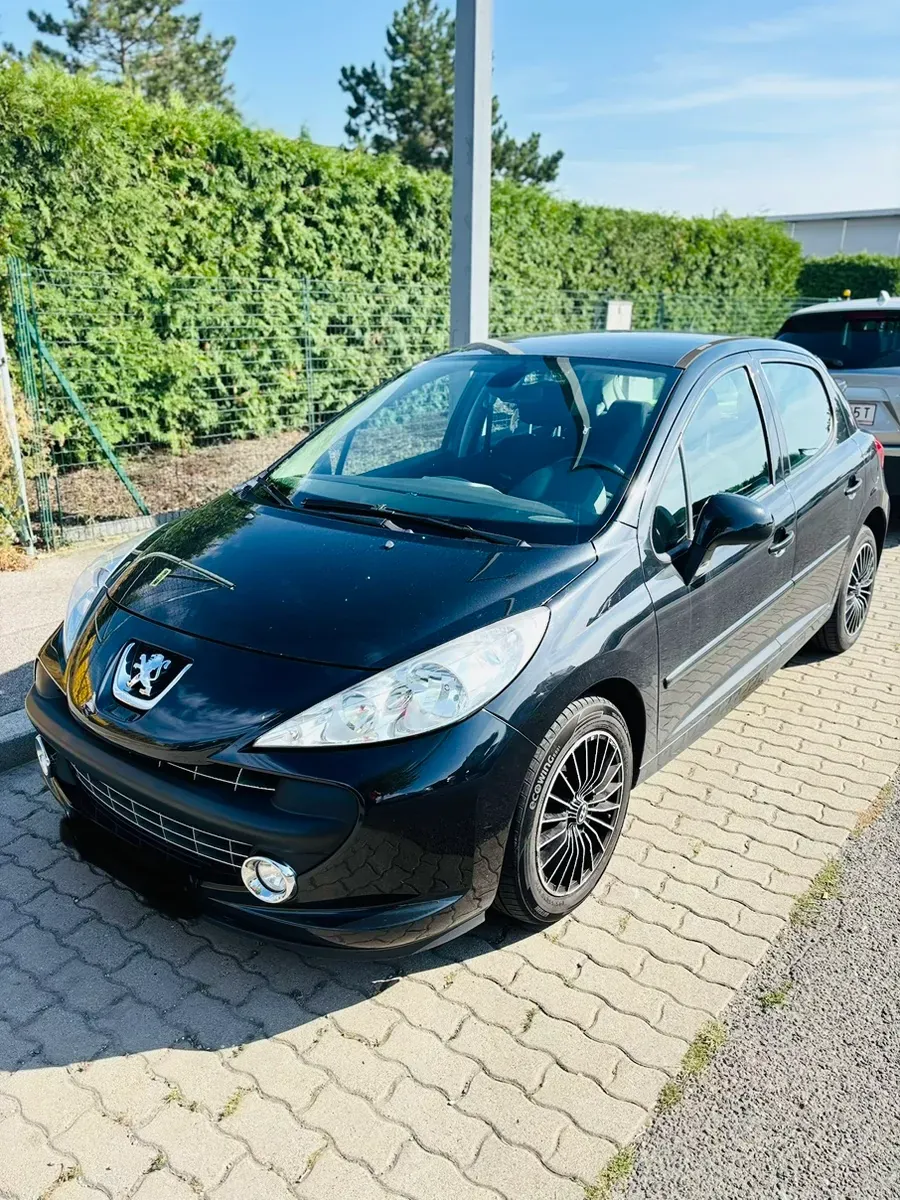 Peugeot 207 2009 photo 2