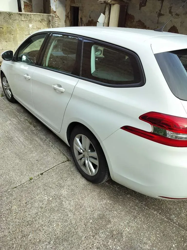Peugeot 308 2017 photo 2