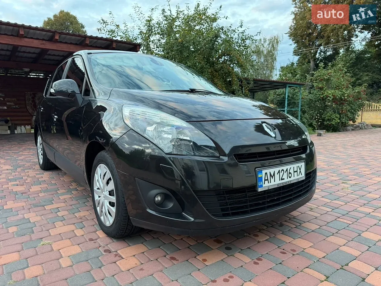 Renault Grand Scenic 2010 photo 2