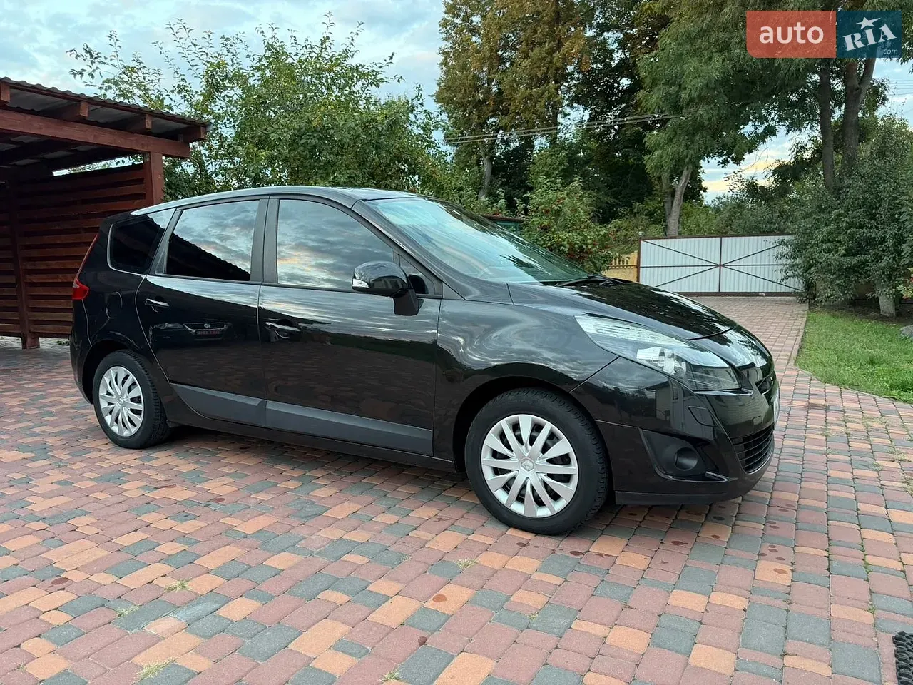Renault Grand Scenic 2010 photo 5