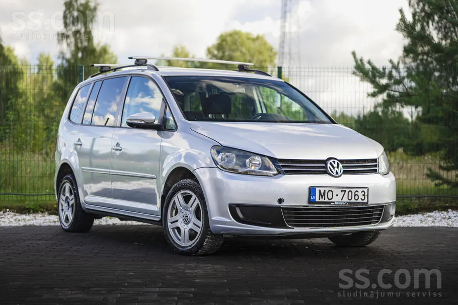 Volkswagen Touran 2012 photo 3
