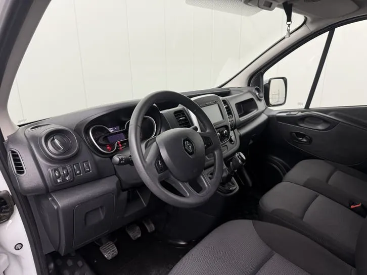 Renault Trafic 2021 photo 3