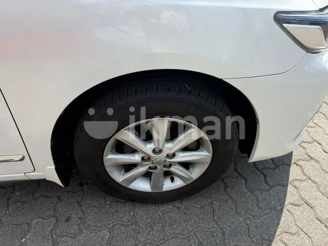 Toyota Premio 2019 photo 2