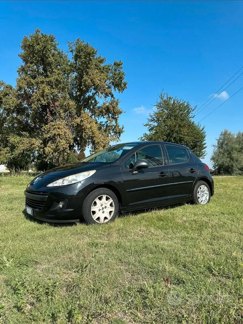 Peugeot 207 2012 photo 4