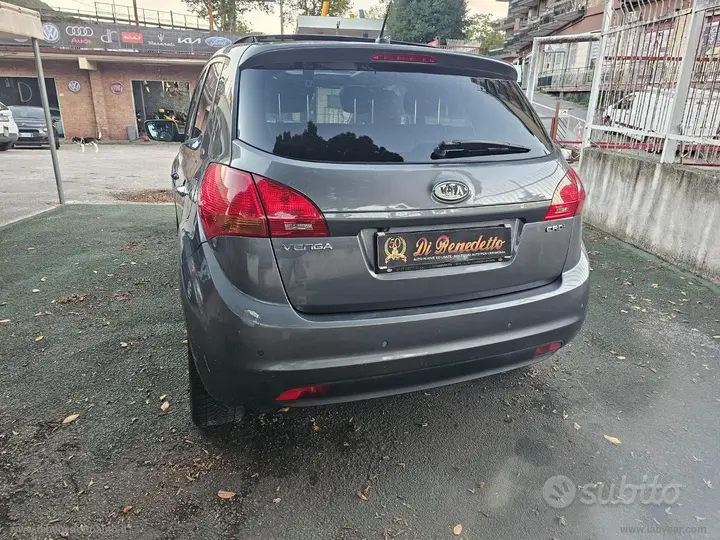 Kia Venga 2010 photo 5