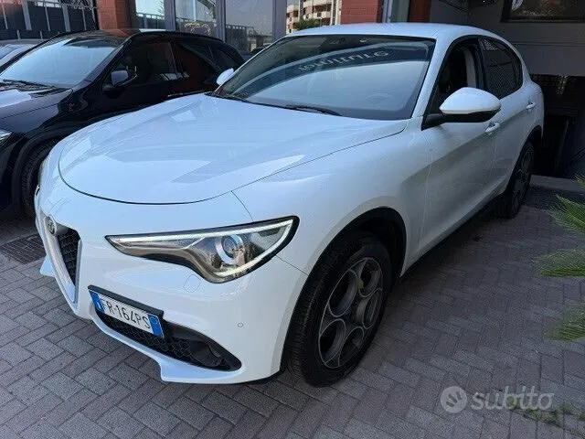 Alfa Romeo Stelvio 2018 photo 2