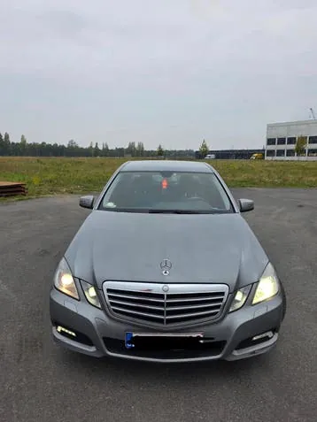 Mercedes-Benz E220