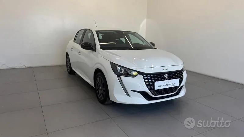 Peugeot 208 2022 photo 3