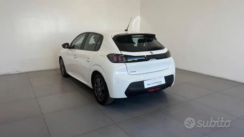 Peugeot 208 2022 photo 5