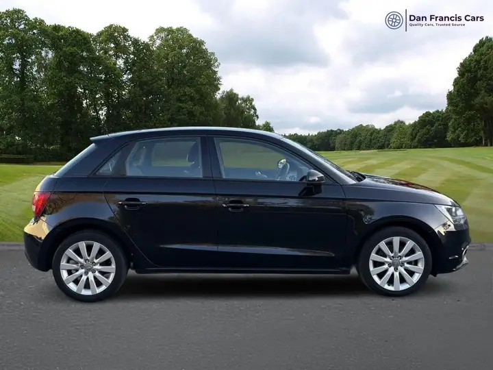 Audi A1 2012 photo 2