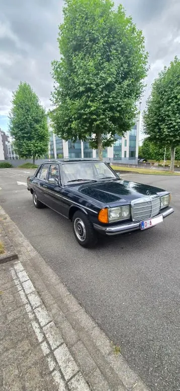 Mercedes-Benz 200D