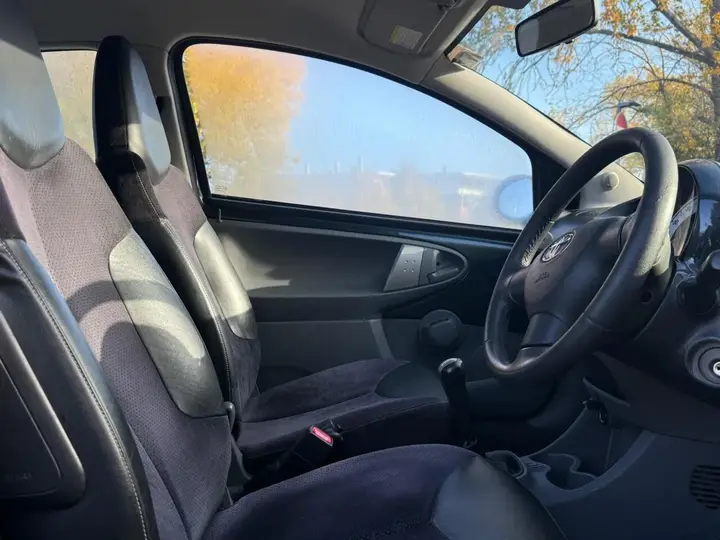 Toyota Aygo 2011 photo 2