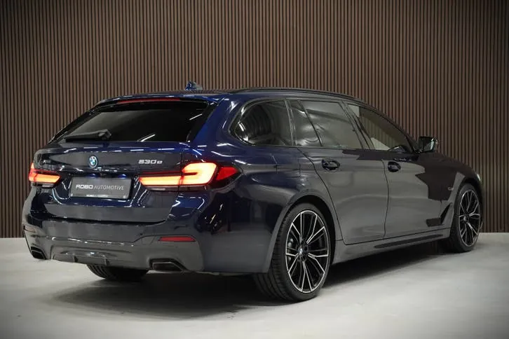 BMW 5 Series 2022 photo 2