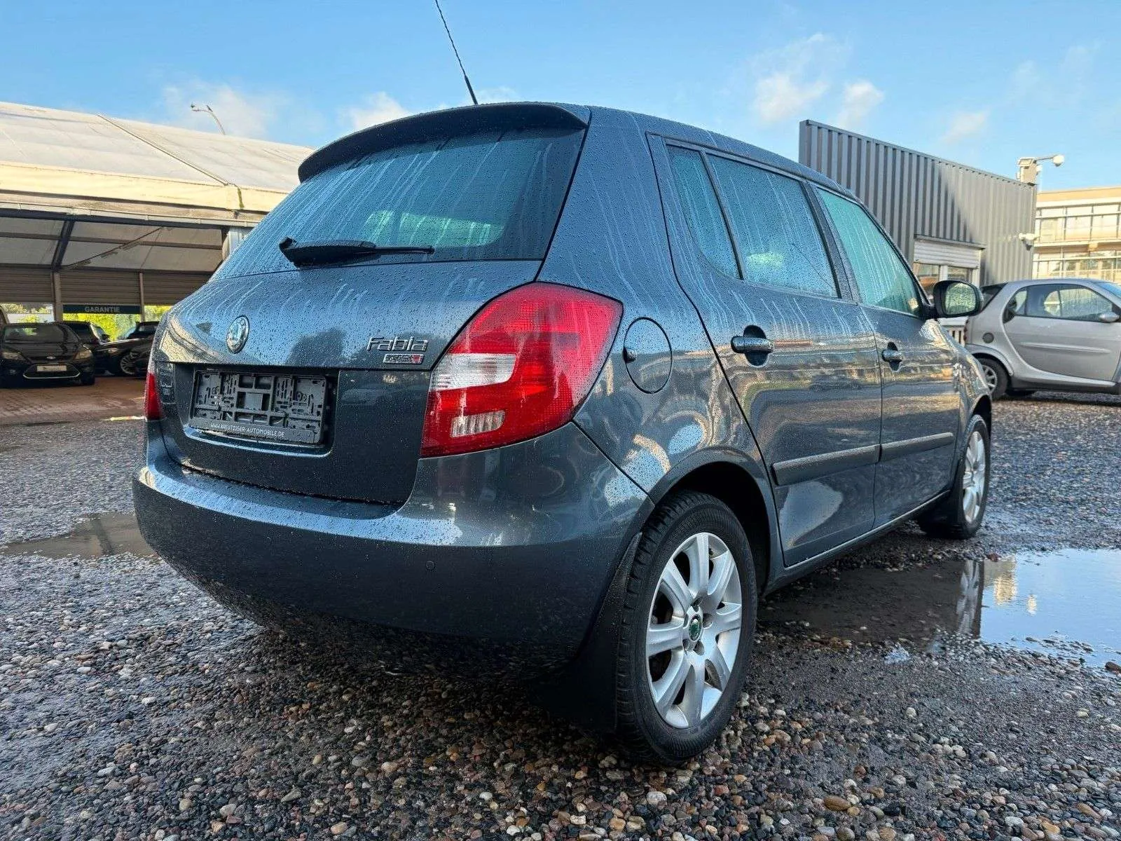 Skoda Fabia 2010 photo 4