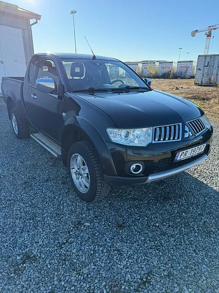 Mitsubishi L200 Club Cab 2013 photo 2