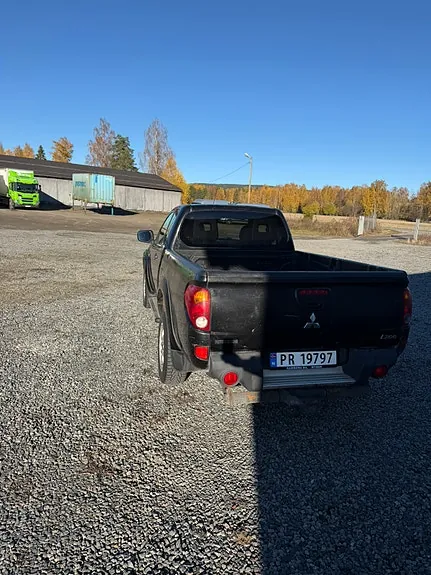Mitsubishi L200 Club Cab 2013 photo 4