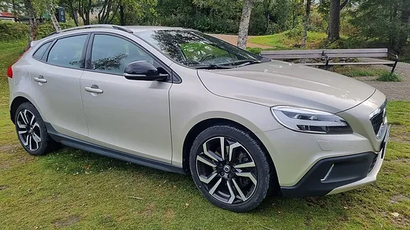 Volvo V40 Cross Country 2018 photo 4