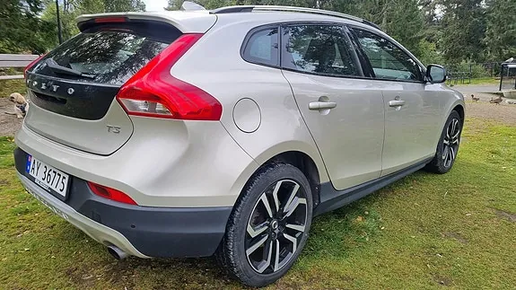 Volvo V40 Cross Country 2018 photo 5