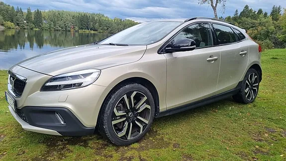 Volvo V40 Cross Country 2018 photo 3