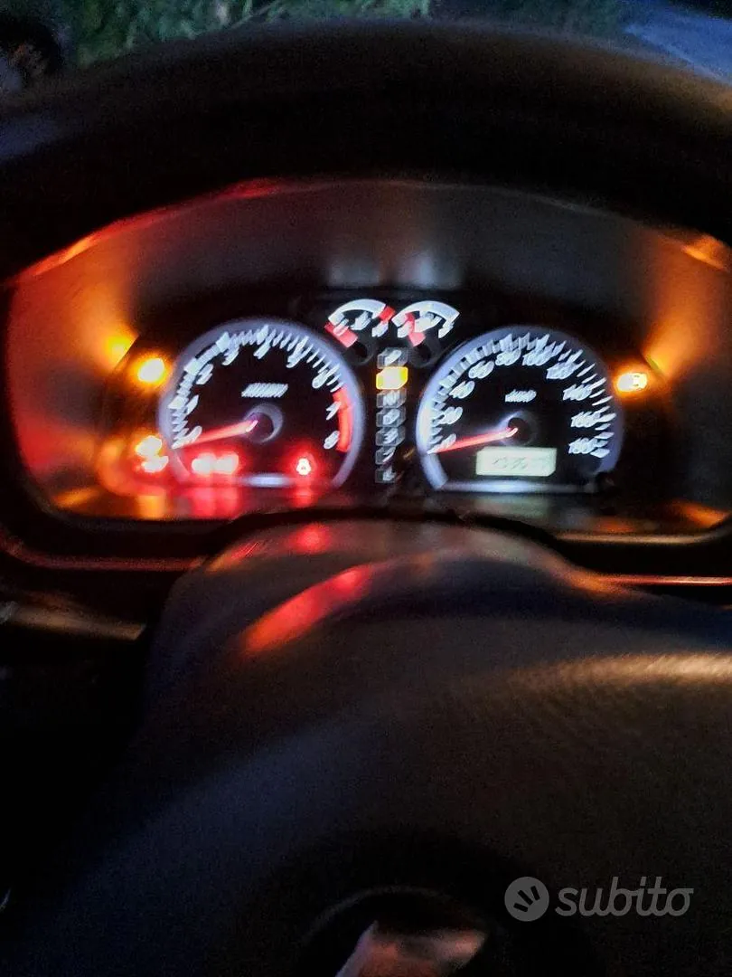 Suzuki Jimny 2011 photo 4