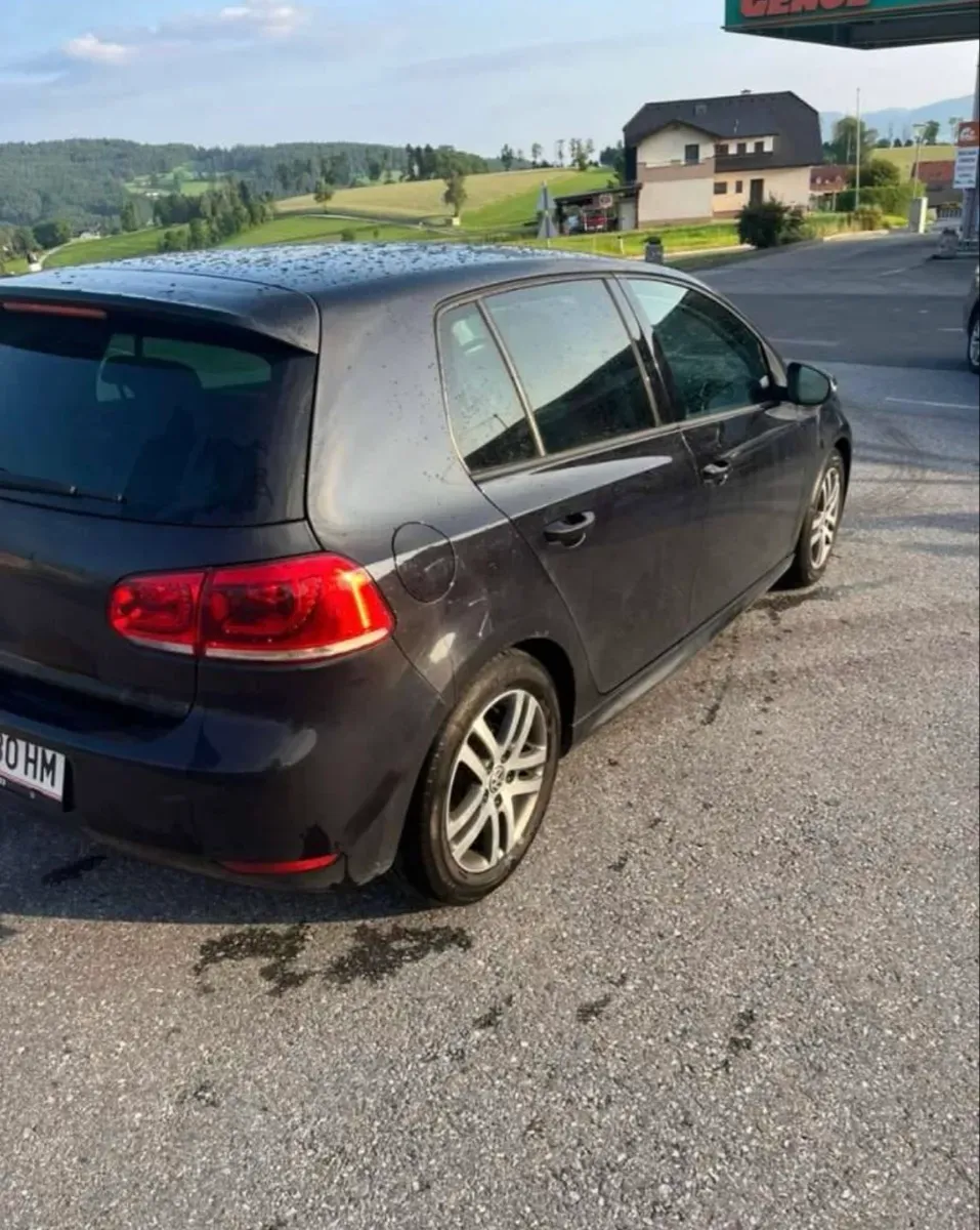 Volkswagen Golf 2012 photo 2