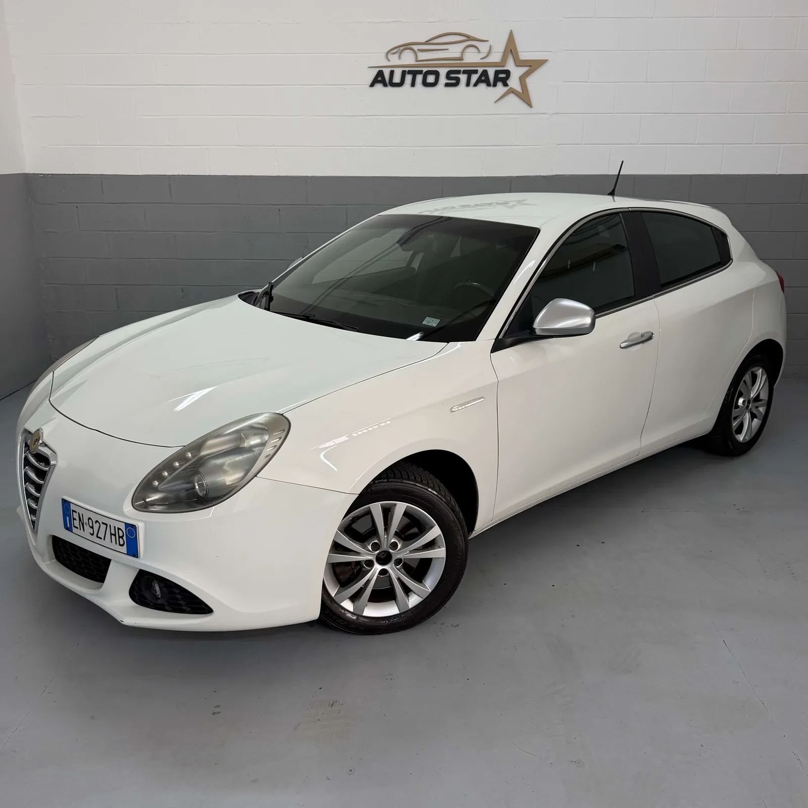 Alfa Romeo Giulietta 2012 photo 2