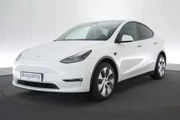 Tesla Model Y 2023 photo 2