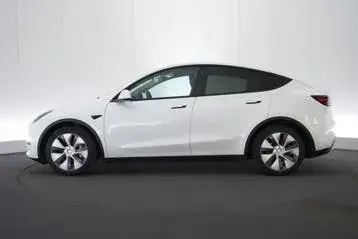 Tesla Model Y 2023 photo 3
