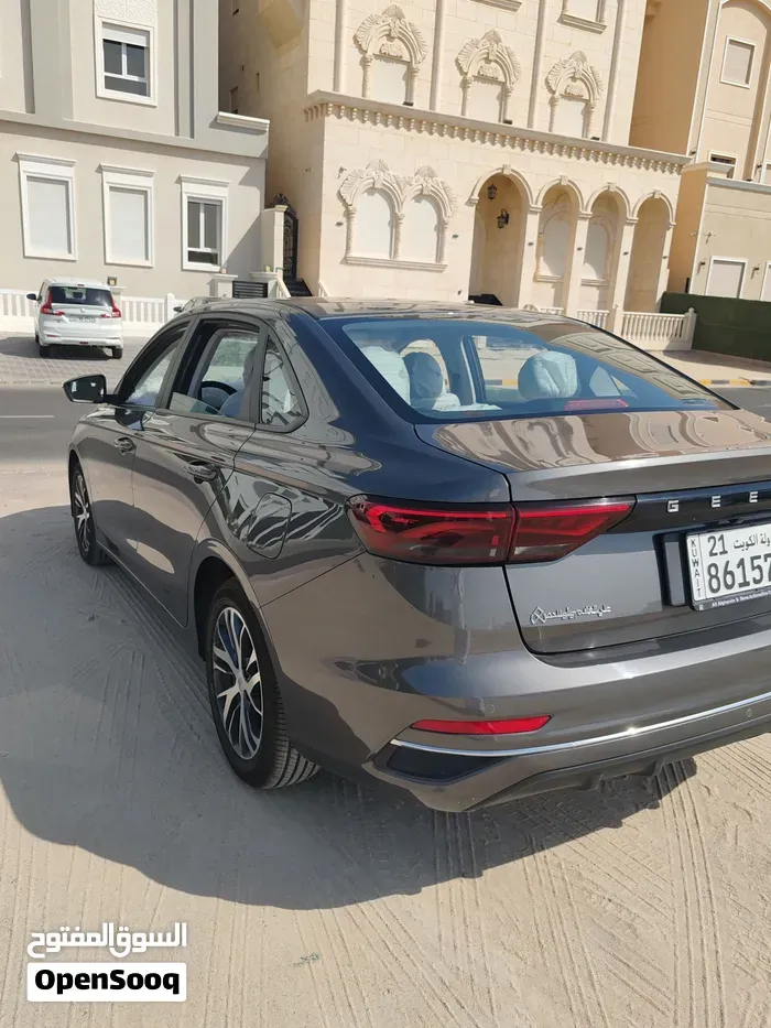 Geely Emgrand 2025 photo 2