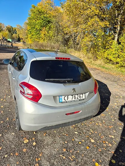 Peugeot 208 2014 photo 5