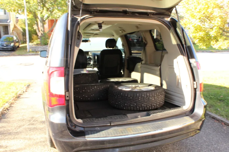 Chrysler Town & Country 2013 photo 5